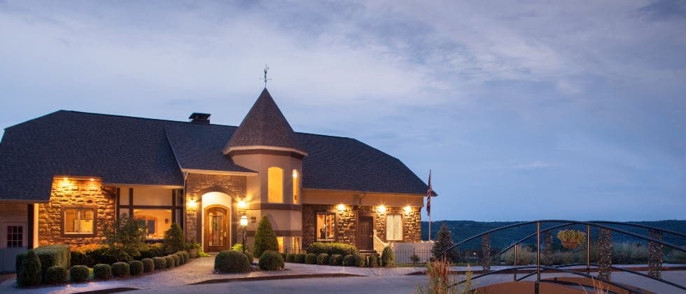 Hermann Hill Exterior Inn-Facade at dusk