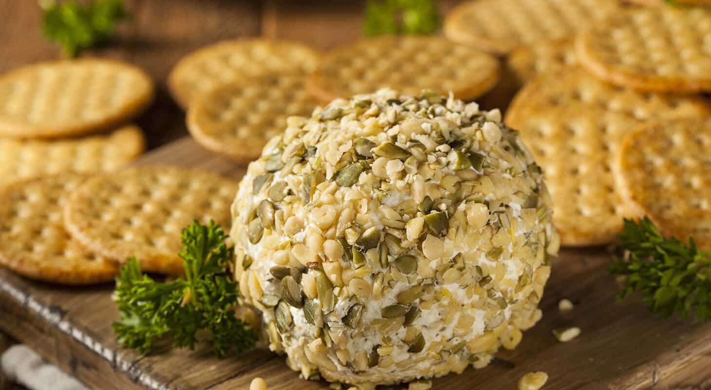 Cheeseball and crackers